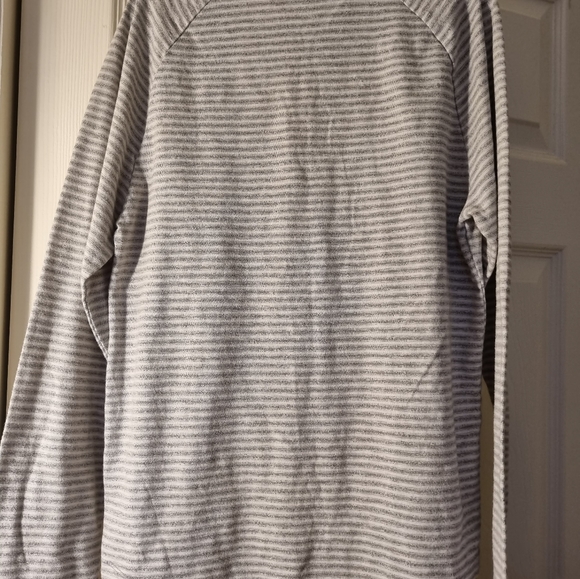 GAP Men's Stripe Gray blend thermal T-Shirt Size S - Picture 3 of 10